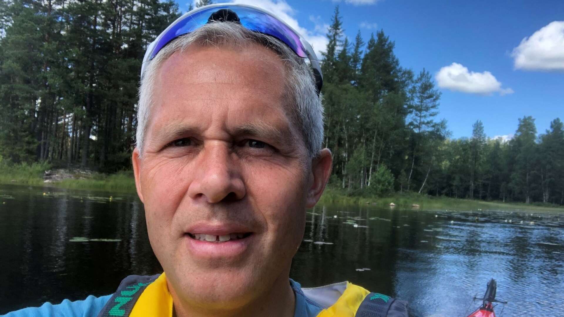 Kjell-Arne Ottosson (KD) har paddlat mycket kajak under sommaren. &quot;Jag är en utemänniska&quot;, säger han.