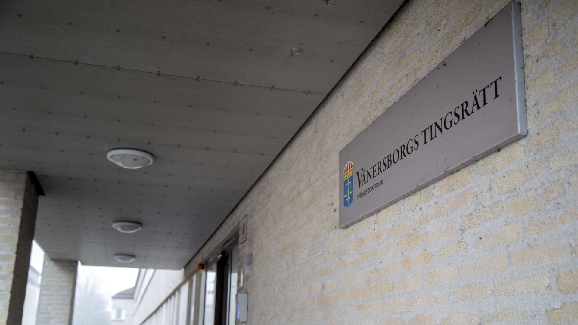En man från Högsäter döms av Vänersborgs tingsrätt till fängelse.