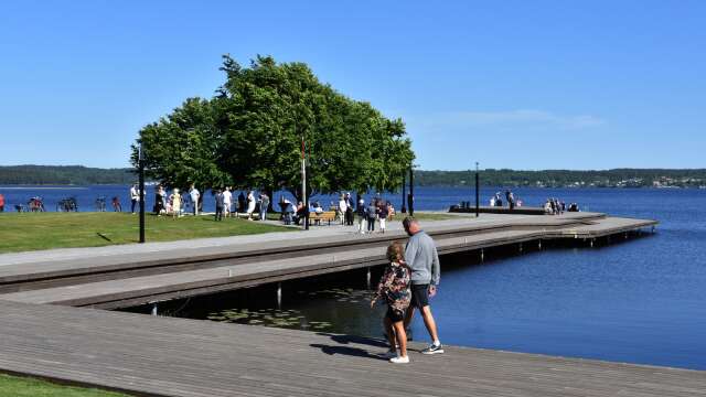 Strandvallen i Karlskoga har fått ett ansiktslyft med bland annat ett nytt soldäck.