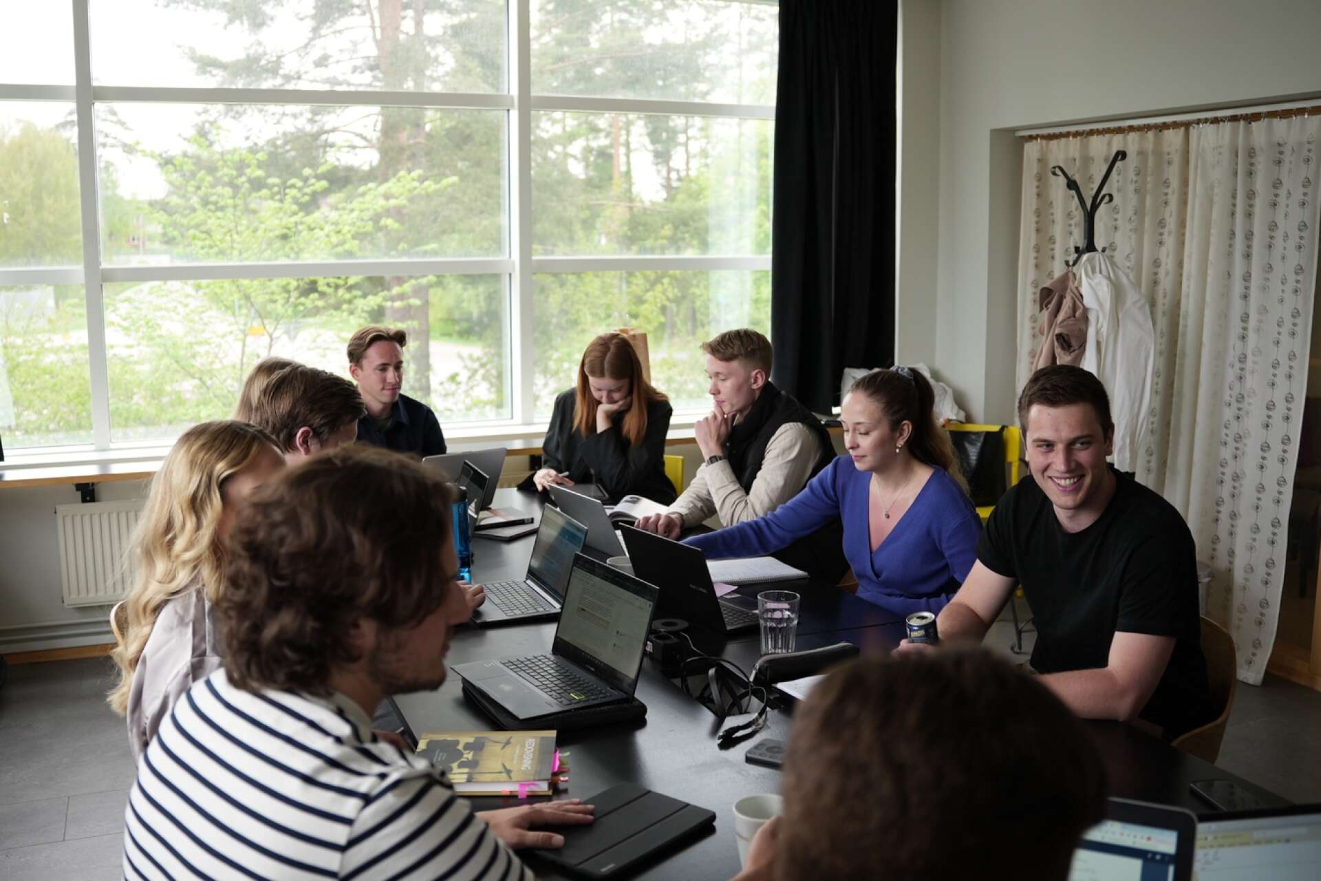 Apecs studentkonsulter är ett studendrivet konsultföretag som vill främja kompetensförsörjningen i Värmland.