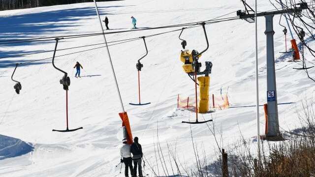 Helmut Grassl med familj skriver om kampen för skidåkning vid Ski Sunne.