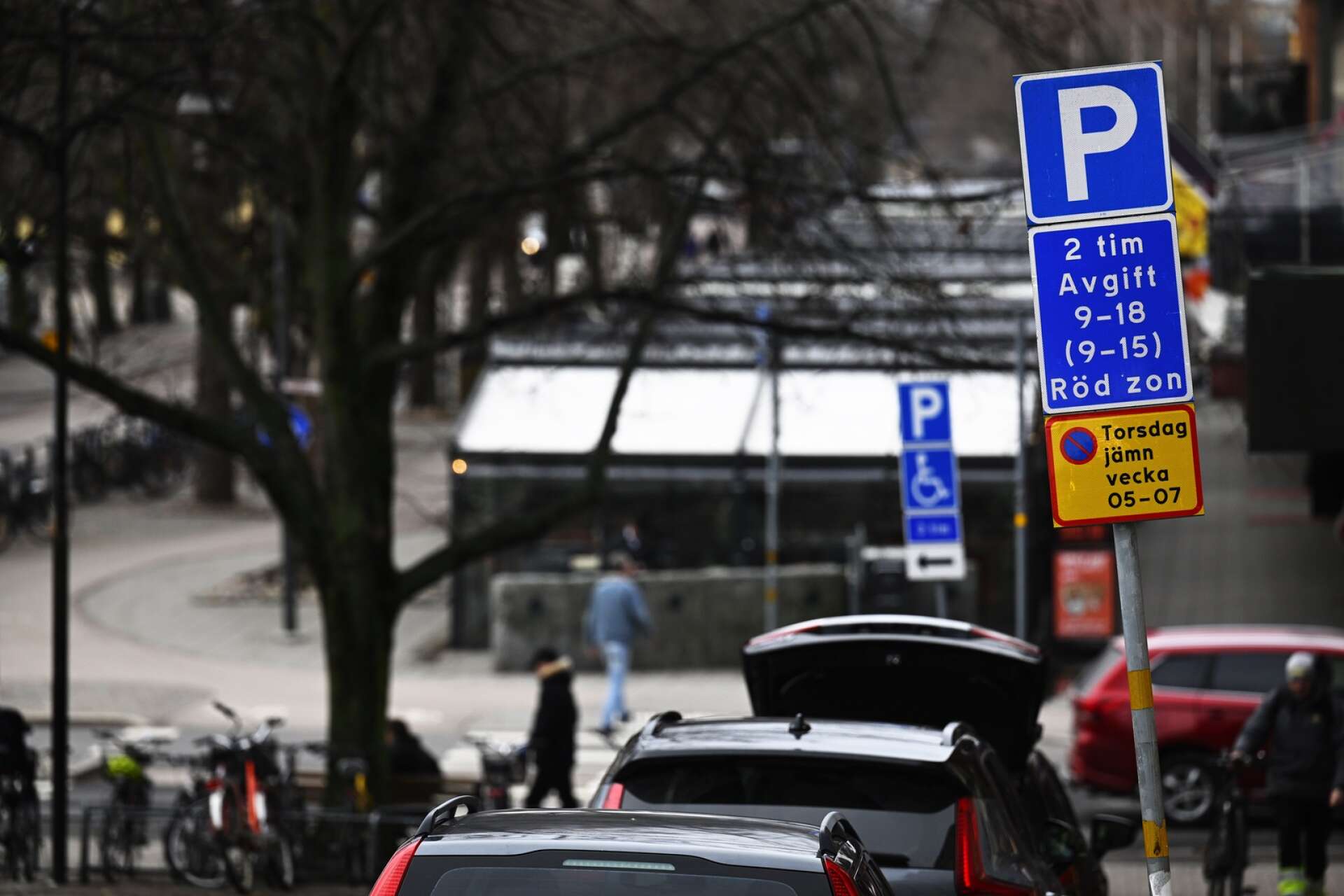Karlstads borgerliga allians vill att det skyndsamt och på prov införs två timmars gratis parkering i centrala Karlstad.