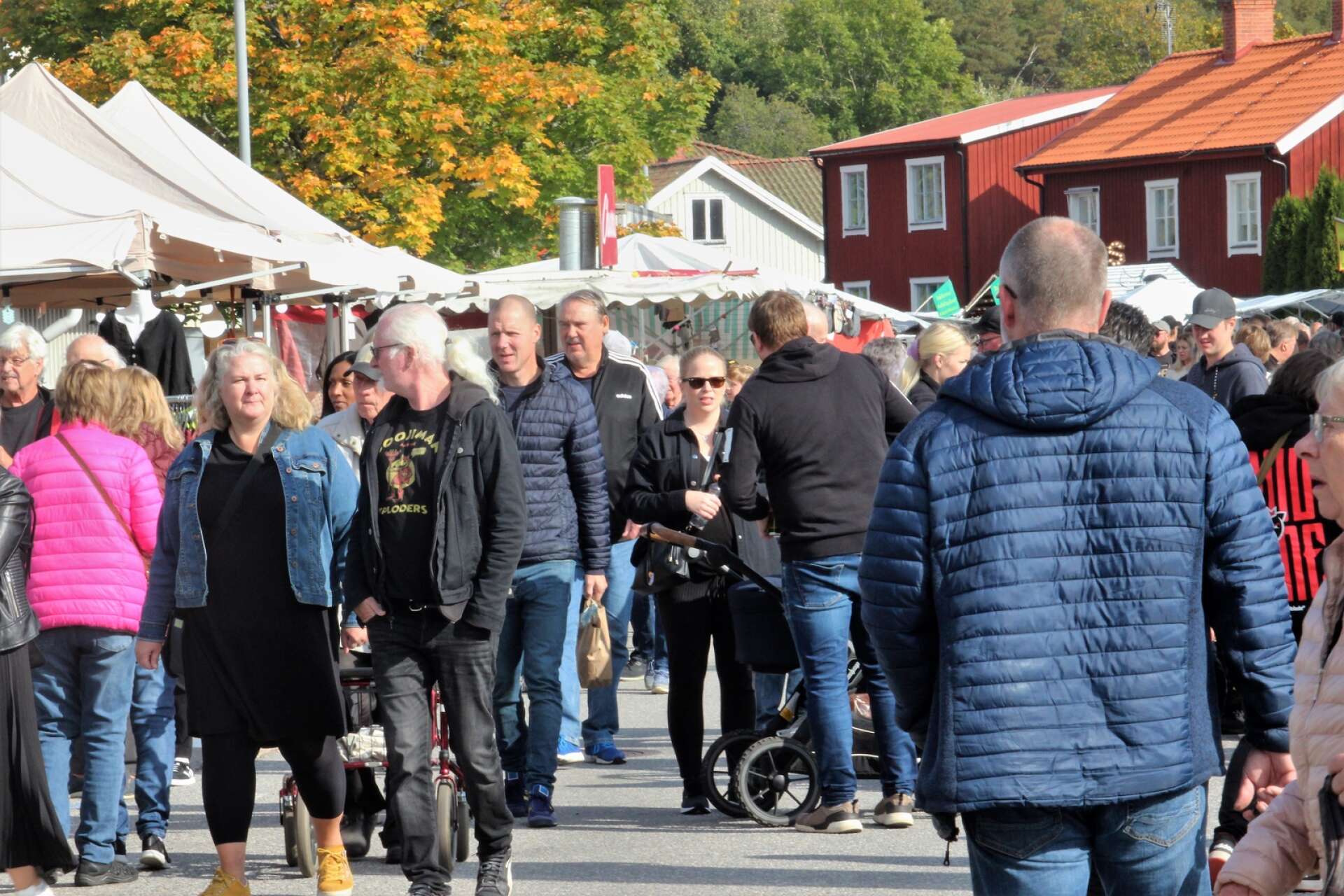 Det var väldigt många besökare på Åtorpsmarken, som hölls första gången efter pandemin.