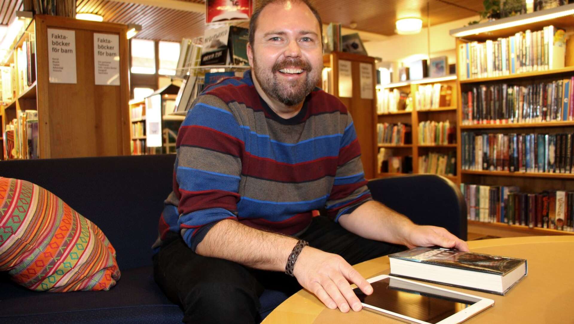 Magnus Rosén är verksamhetsledare på Skövde stadsbibliotek. 