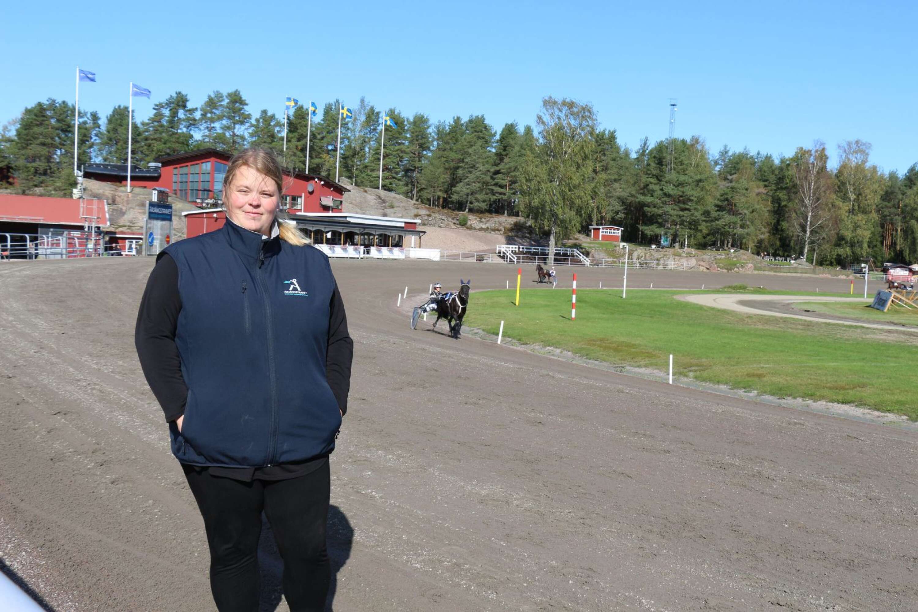 Sandra Edvardsson är utbildningsansvarig på Årjängstravet.