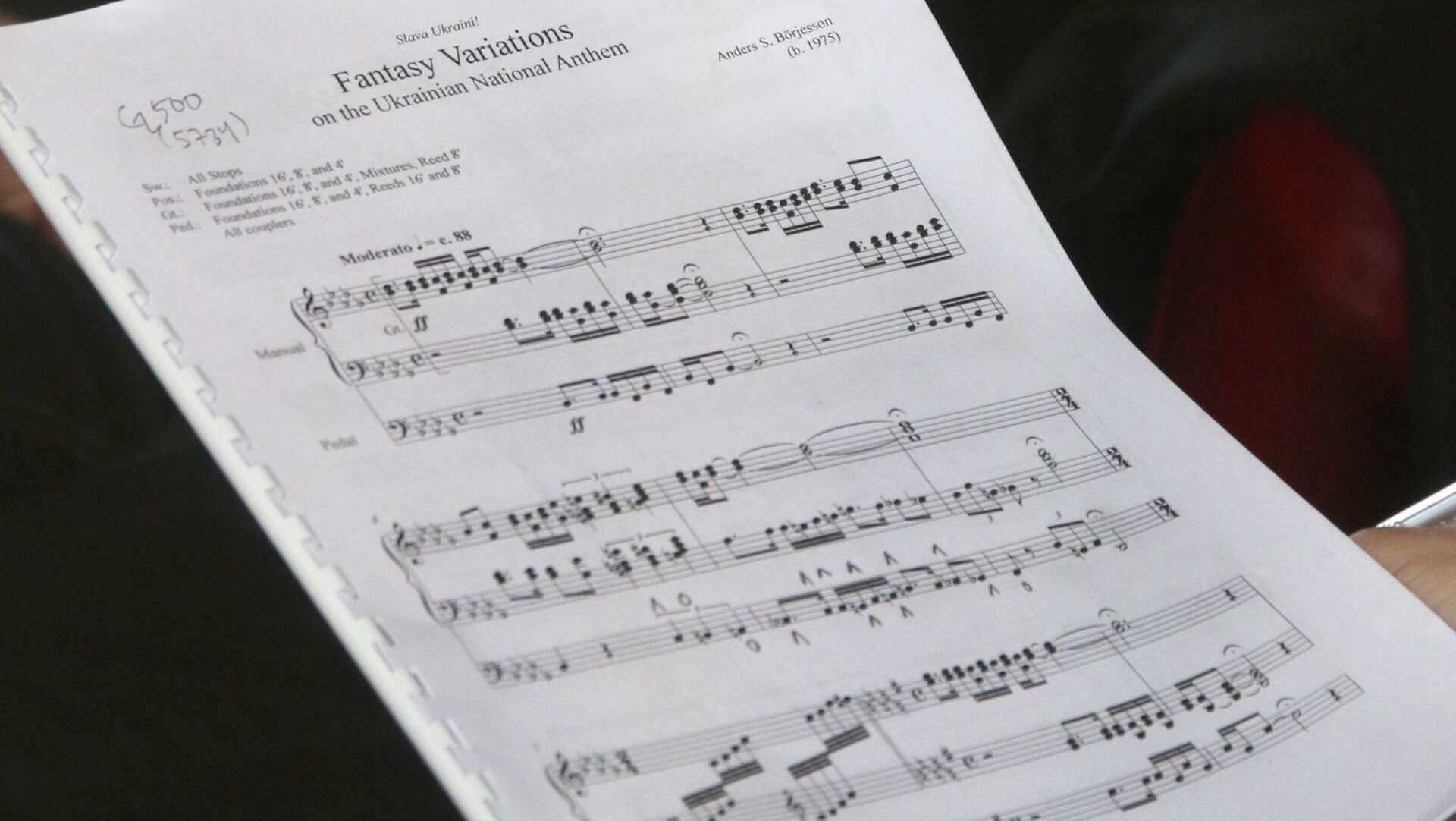 Fantasy Variations on the Ukrainian national anthem heter Anders Börjessons komposition.