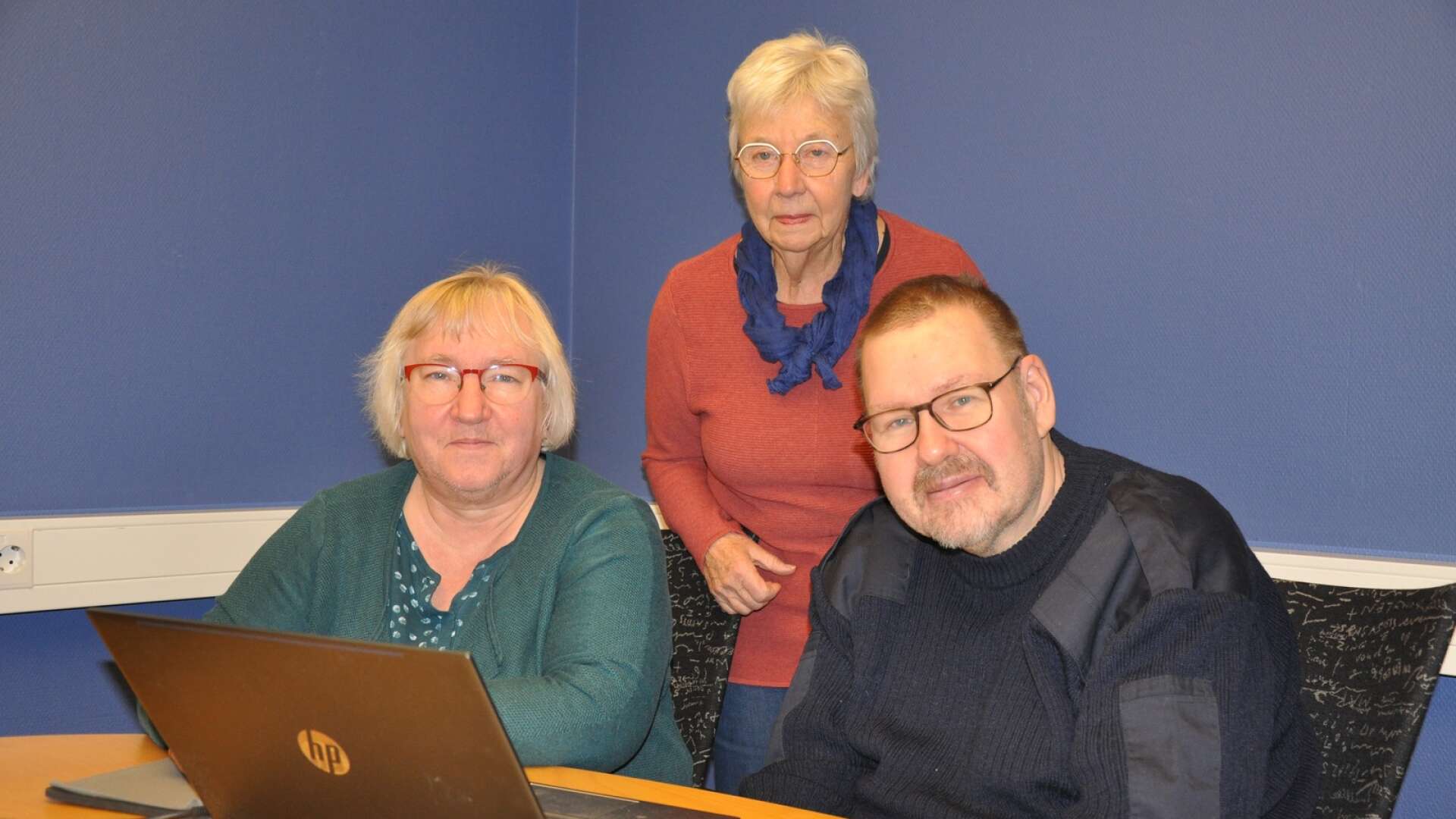 Gerd Johansson, Ann-Britt Dahlström och Karl-Johan Augustsson älskar att släktforska. De är medlemmar i VGN Släktforskarförening, som utgår från Vara, Grästorp och Essunga kommun. Deras intresse sträcker sig tillbaka – alla tre har släktforskat i ungefär 30 år.