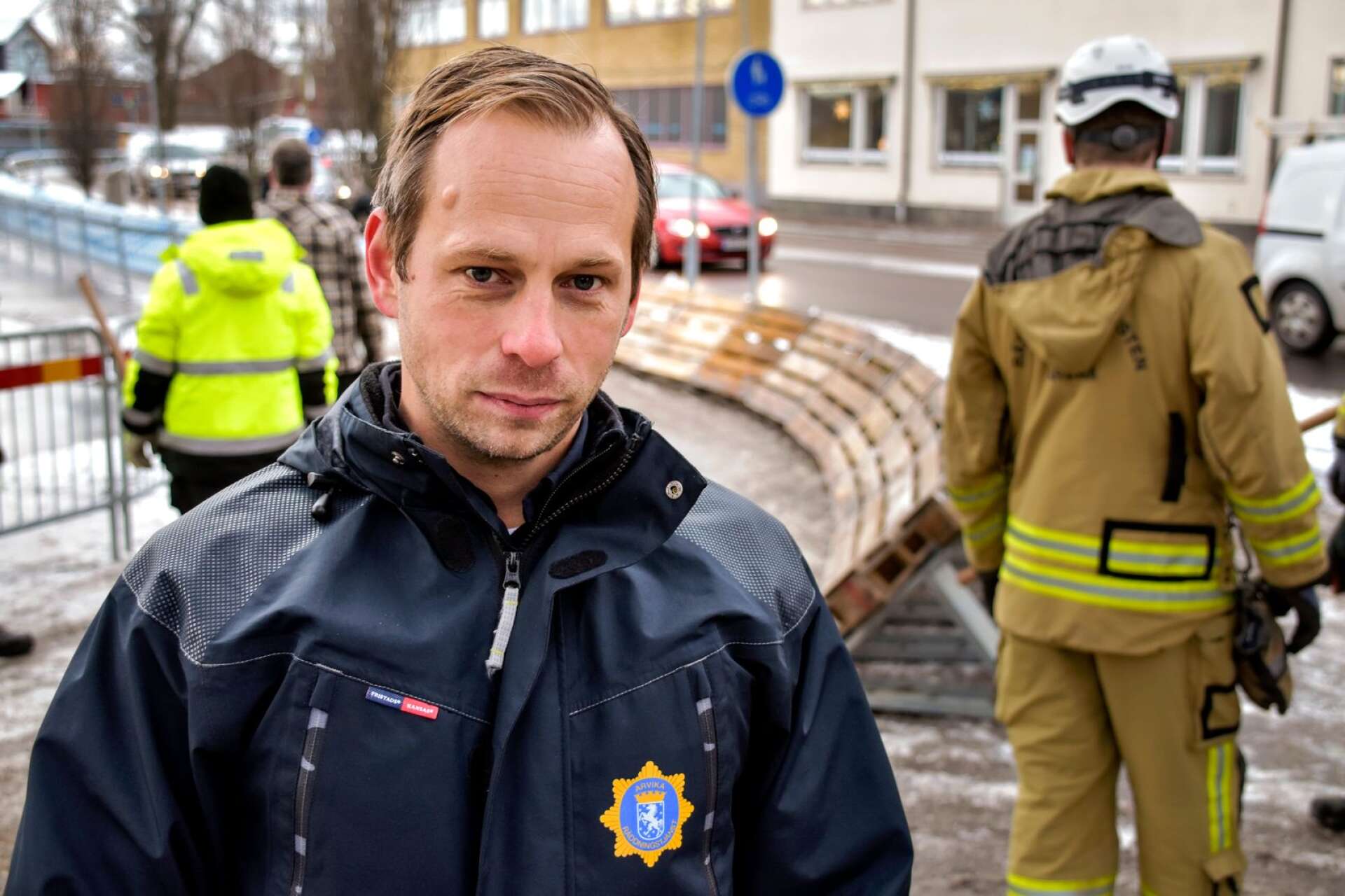 Räddningschefen Mattias Larsson besökte kommunfullmäktige för att berätta om det nya samverkansavtalet.