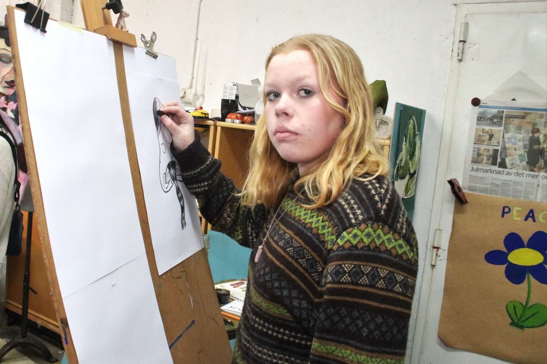 Molly Krave, som går årskurs 7 på Kristinebergskolan, är orolig för vad som ska hända om verksamheten på konstskolan på Not Quite upphör.