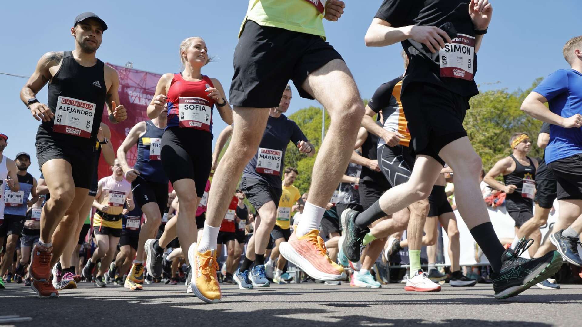 Löpare under starten av lördagens halvmara Göteborgsvarvet.