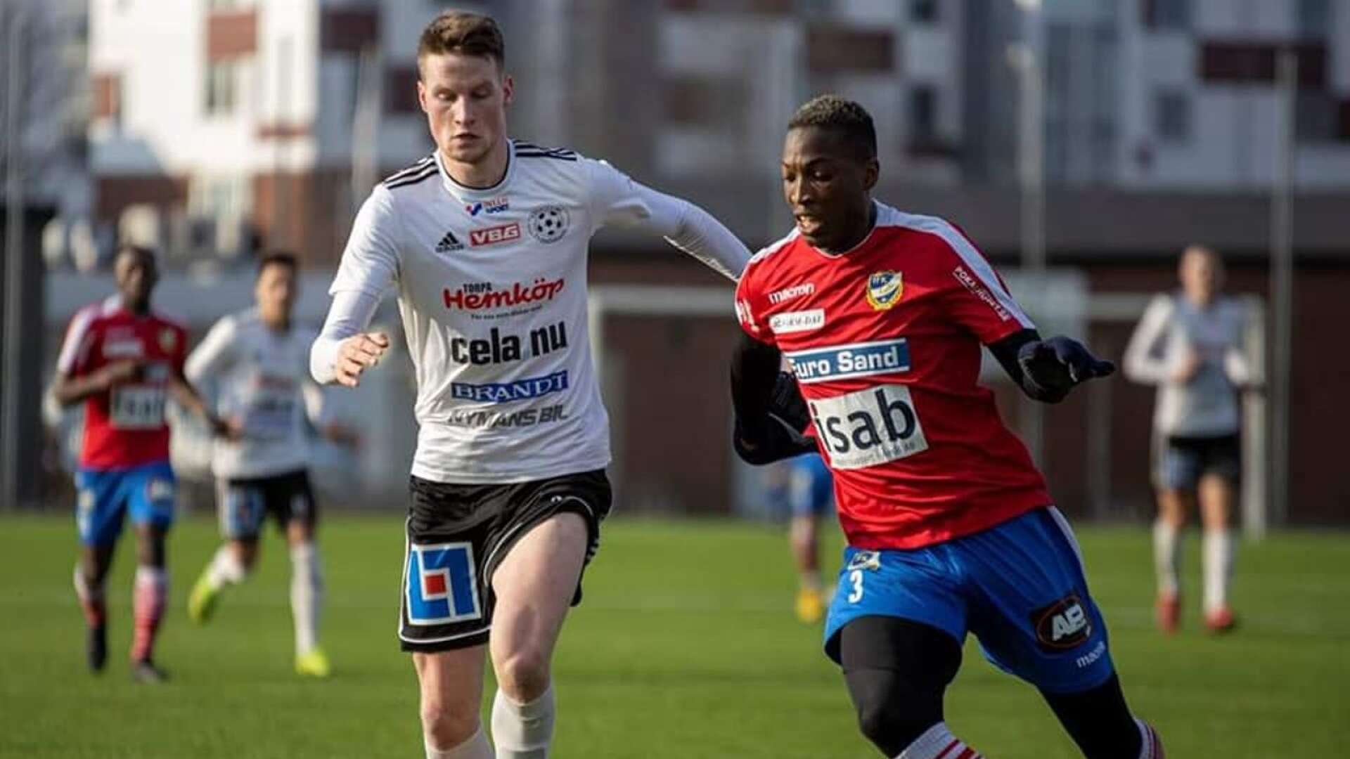 Laurent Mendy och de andra i IFK Åmål kan sikta in sig på seriepremiär i mitten av juni.