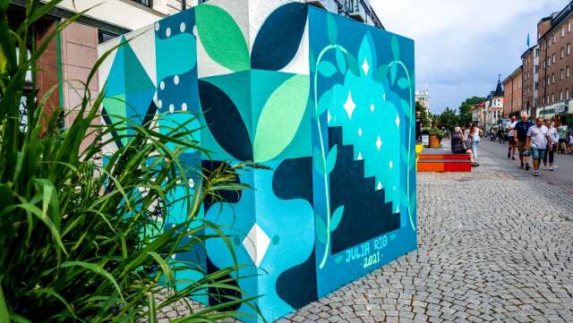 Första fasen av Karlstad Street Art är avklarad och den här kuben av Julia Riordan är ett av resultaten. Nu är det dags för större ytor.