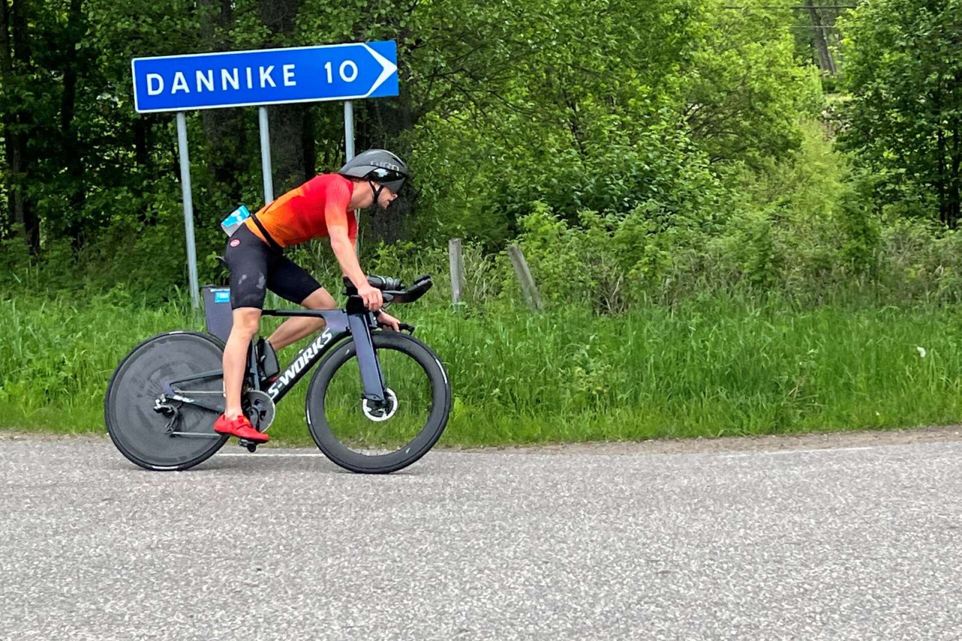 Fredrik Häggmark gjorde en kontrollerad och stark prestation i cyklingen.