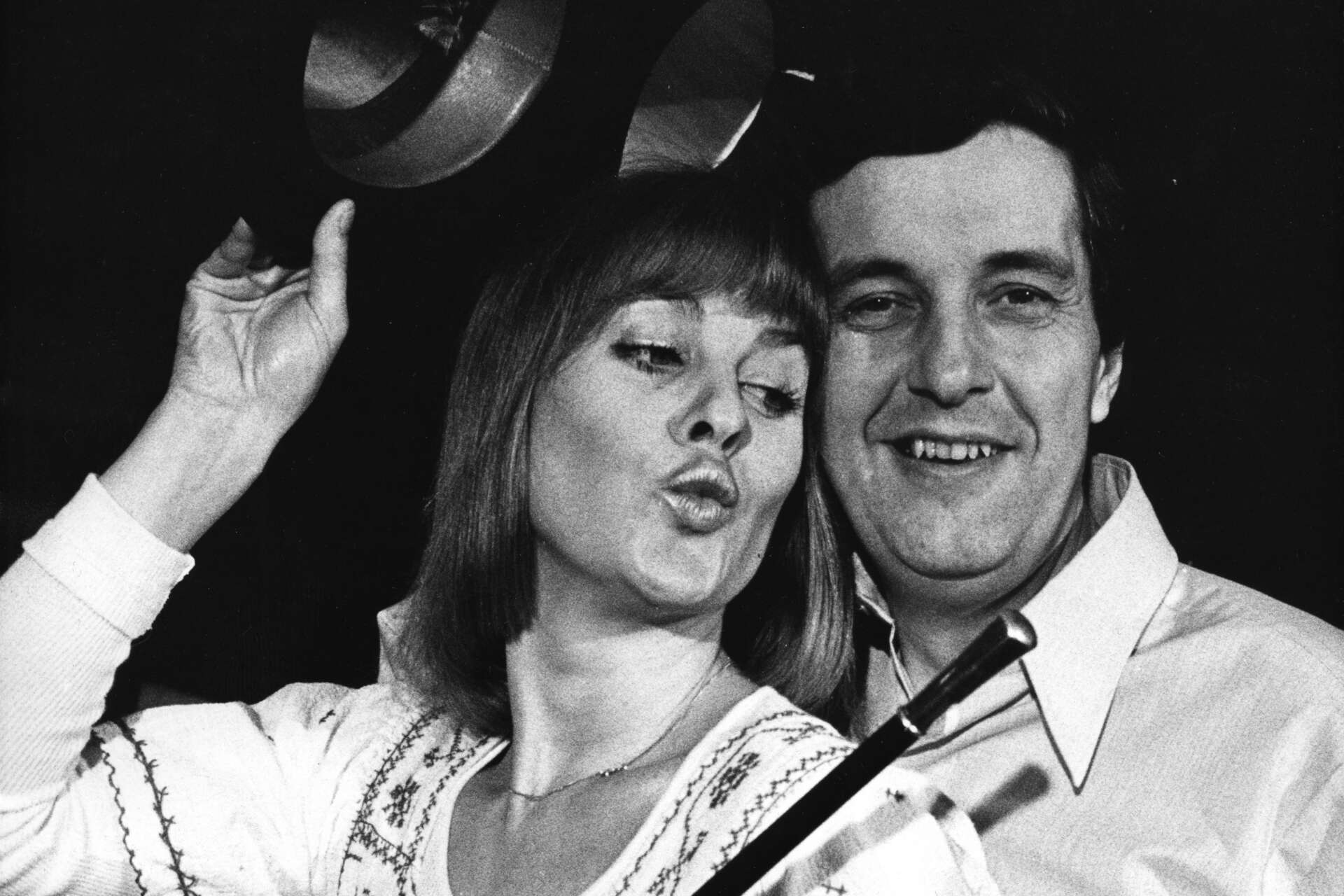 Eva Bysing och Bert-Åke Varg i samband med krogshowen 'Fint som snus' i Malmö 1973, som tidigare var en populär TV-serie på SVT.
