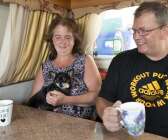Framöver planerar paret att bo både vinter- och sommarsäsong i husvagnen. 