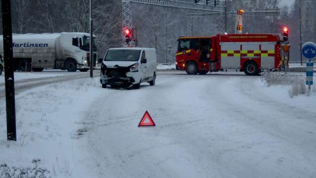 Strax efter 09.20 släpptes trafiken på igen efter olyckan på Örsholmsleden.