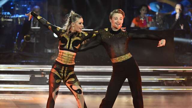 Ines Stefanescu och Hampus Hedström under finalen i Let&apos;s Dance 2023.