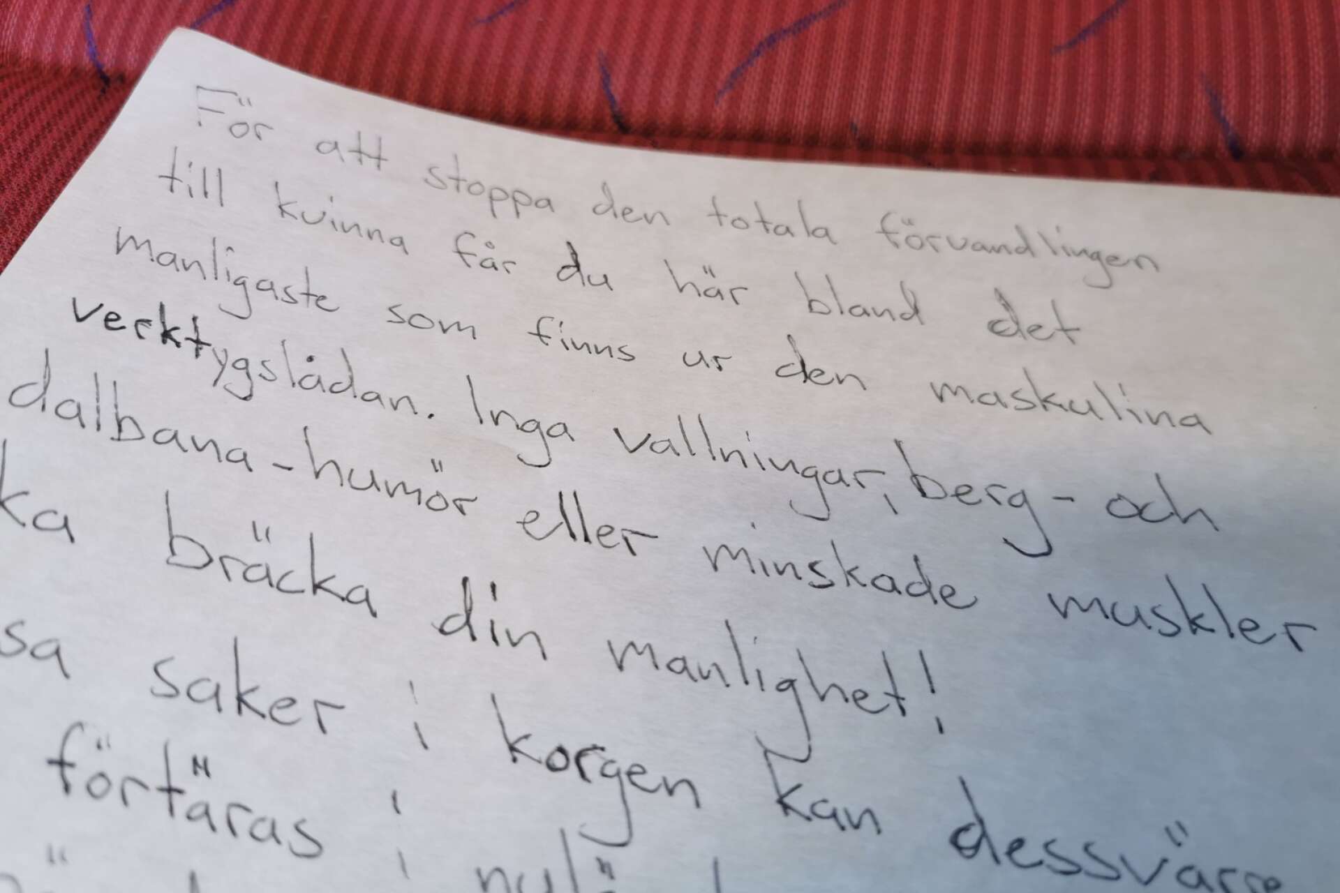 Brevet som Sven-Erik Lindblad fick från eleverna som gick ut för fyra år sedan. 