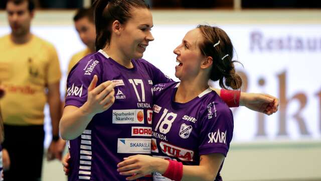 Sara Johansson och Melanie Felber är klara för kvartsfinal i Svenska cupen.