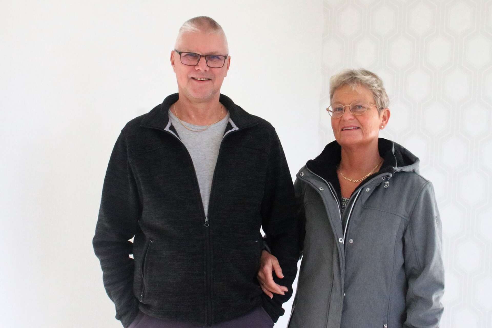 Lasse Aronsson och Birgitta Sköld var två av alla de som gick på Åkabs visning.