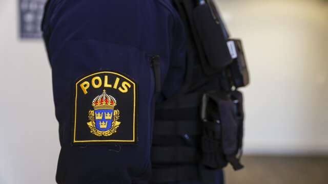 Polisen grep två personer, som nu båda misstänks för narkotikabrott, på onsdagsförmiddagen i Åmål.