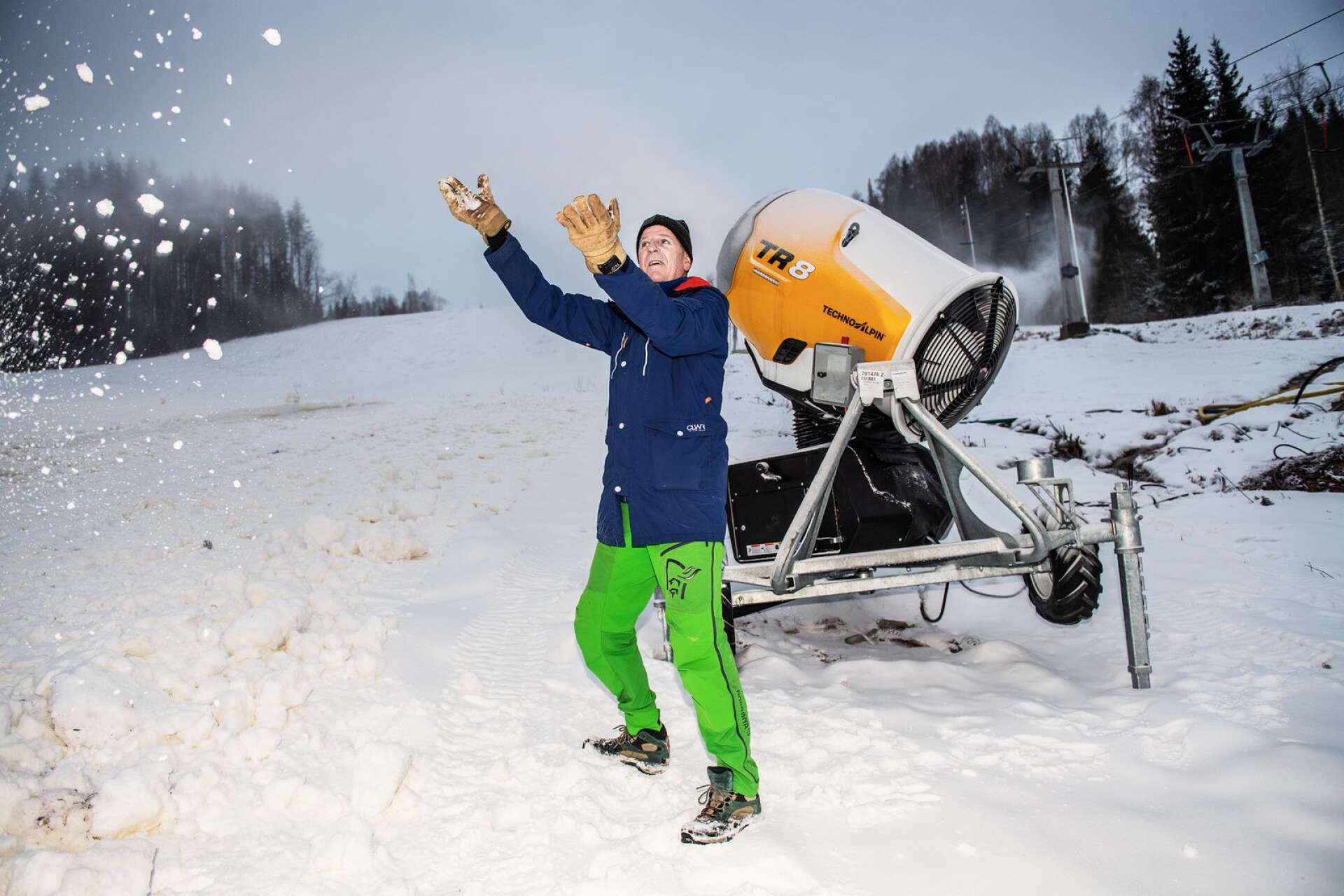 Ski Sunnes vd Curt Rudin jublar när förutsättningarna för snöproduktion är bra.