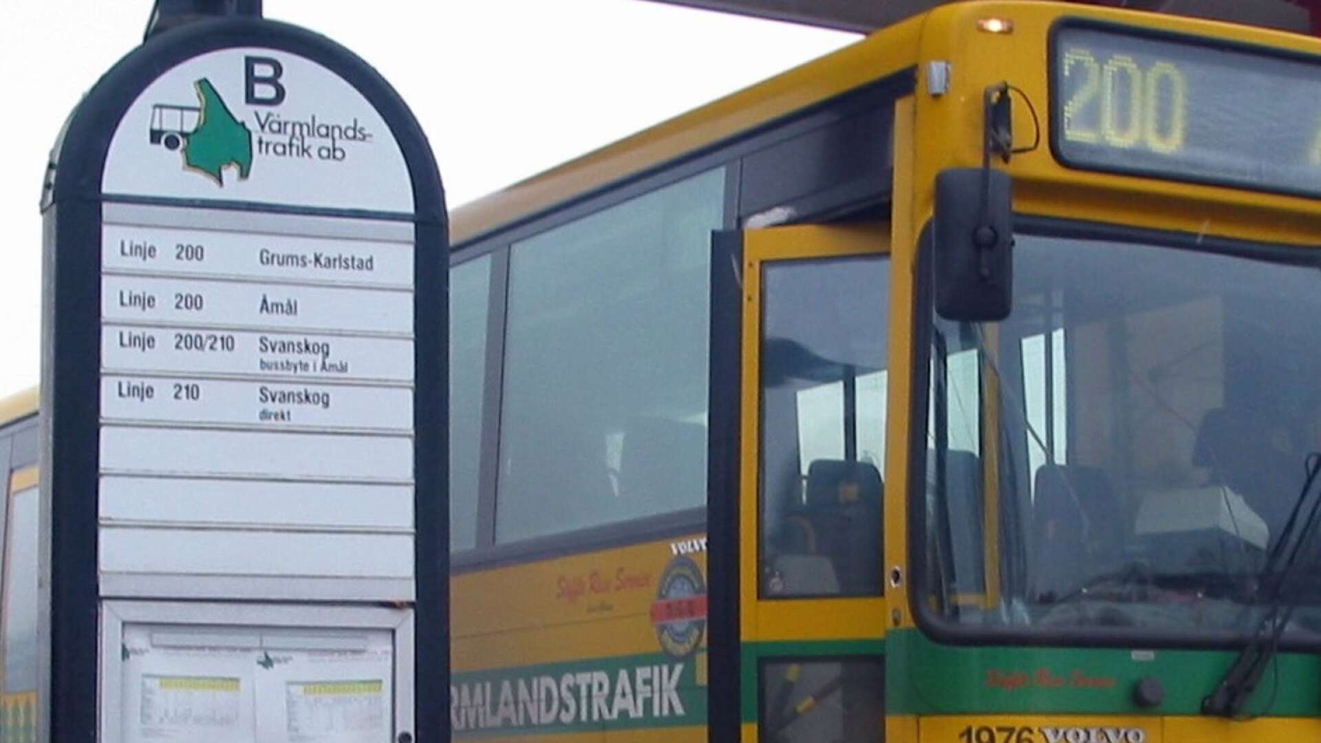 Om man bor i Svanskog och vill komma till Åmål måste man i princip ha egen bil. Med buss är resan i det närmaste omöjlig. 