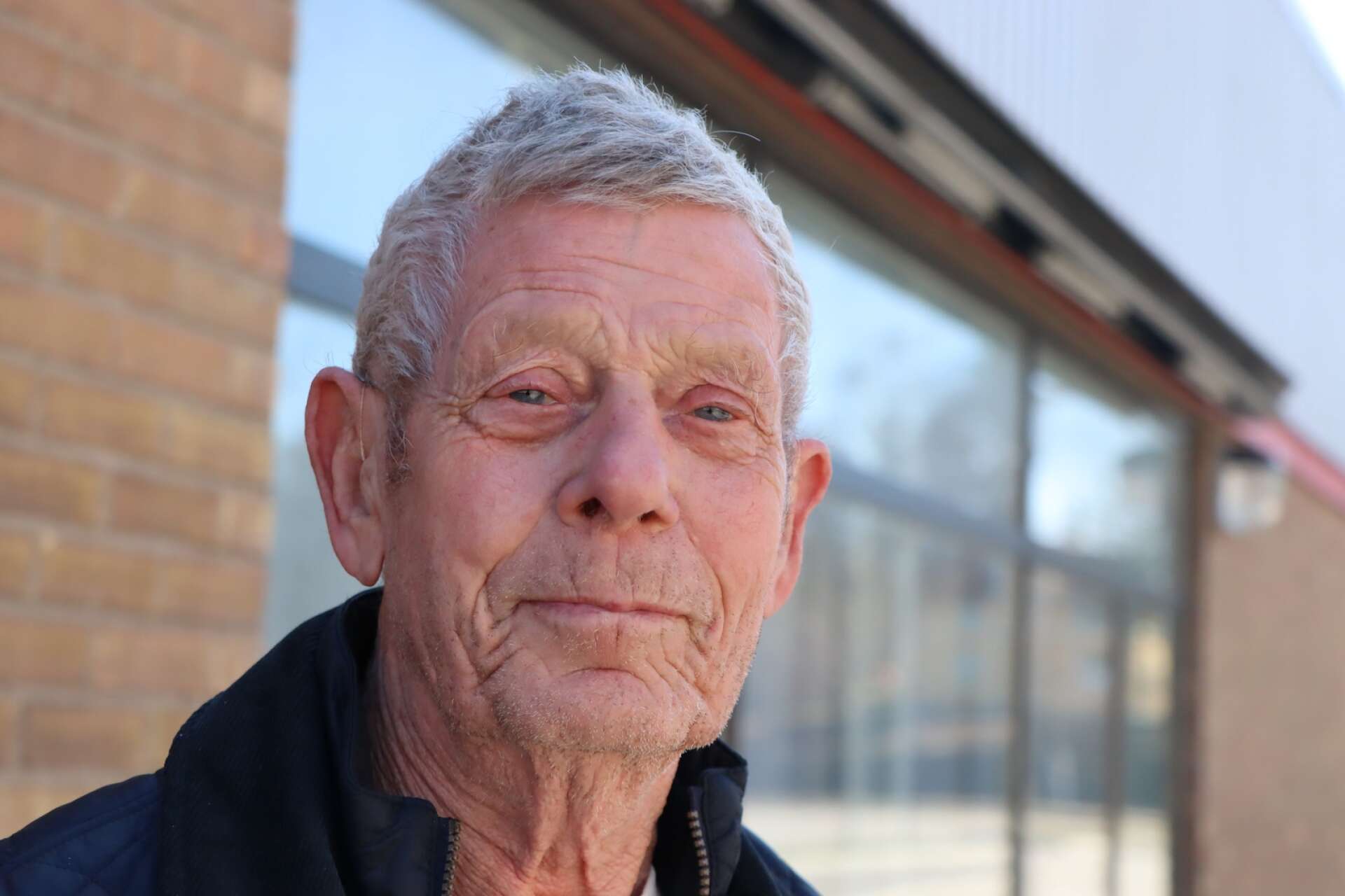 Gunnar Gustafsson, 82, Otterbäcken:– Ja, absolut. Du ser vad som händer i världen och vi är ganska nära. 