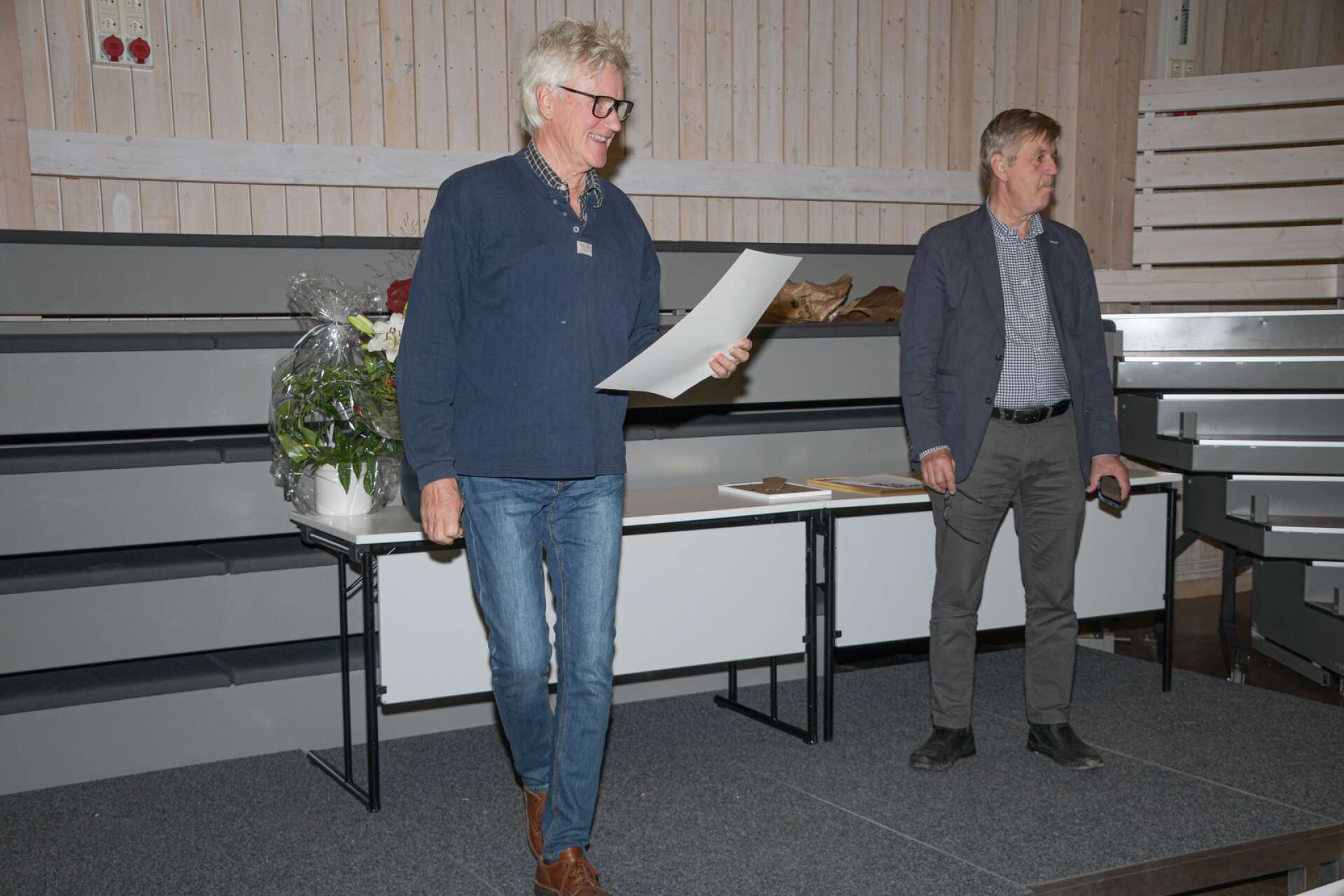 Företagarnas ordförande Lasse Hellsten och ks-ordföranden Bengt Sjöberg turades om att dela ut utmärkelserna.