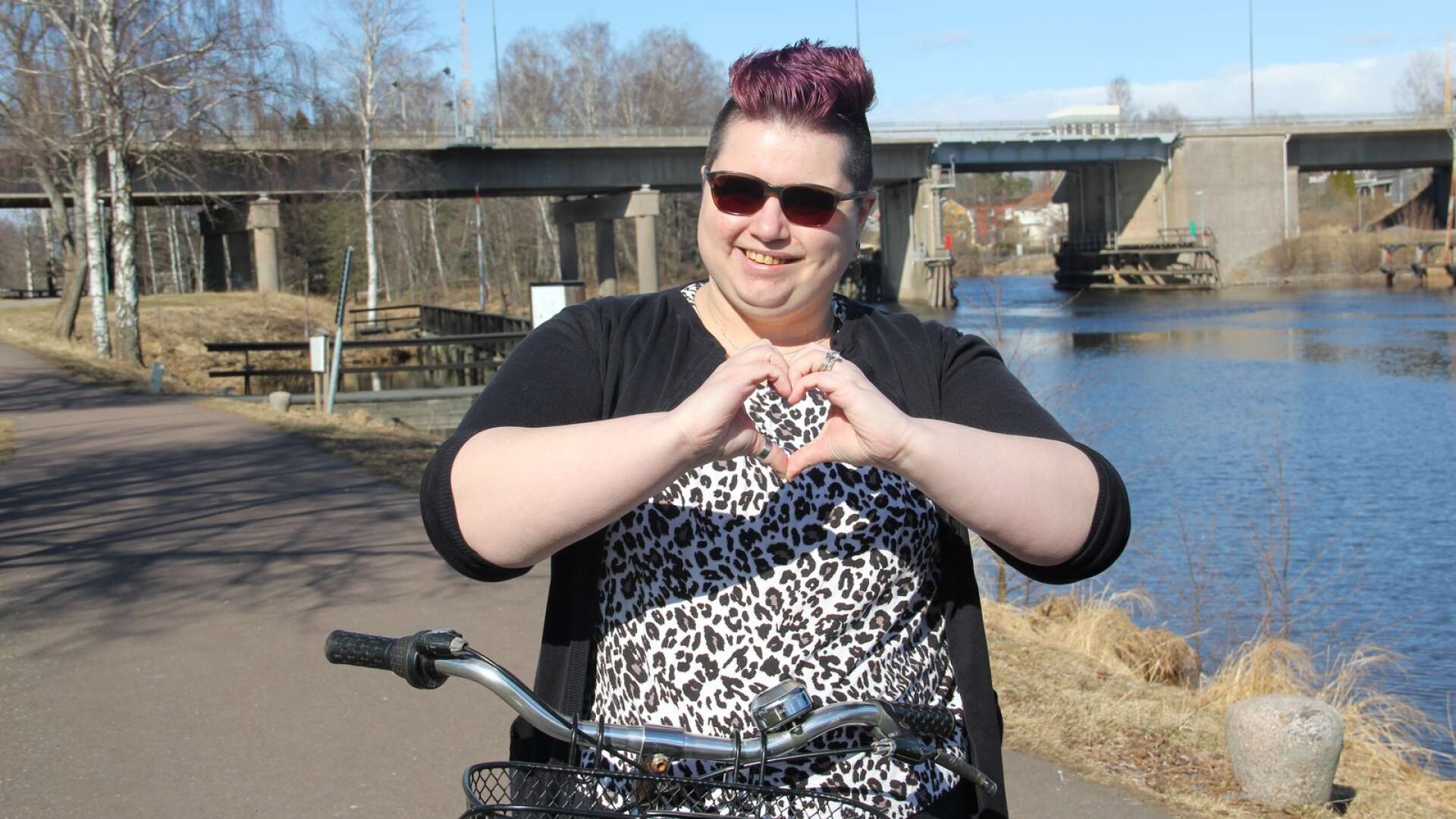 Claudia Oskarsson var en kommunens ”vintercyklare” i ett pilotprojekt för att öka pendlingen med cykel. Hon är mycket positiv till pilotprojektet och hoppas att det får en fortsättning.