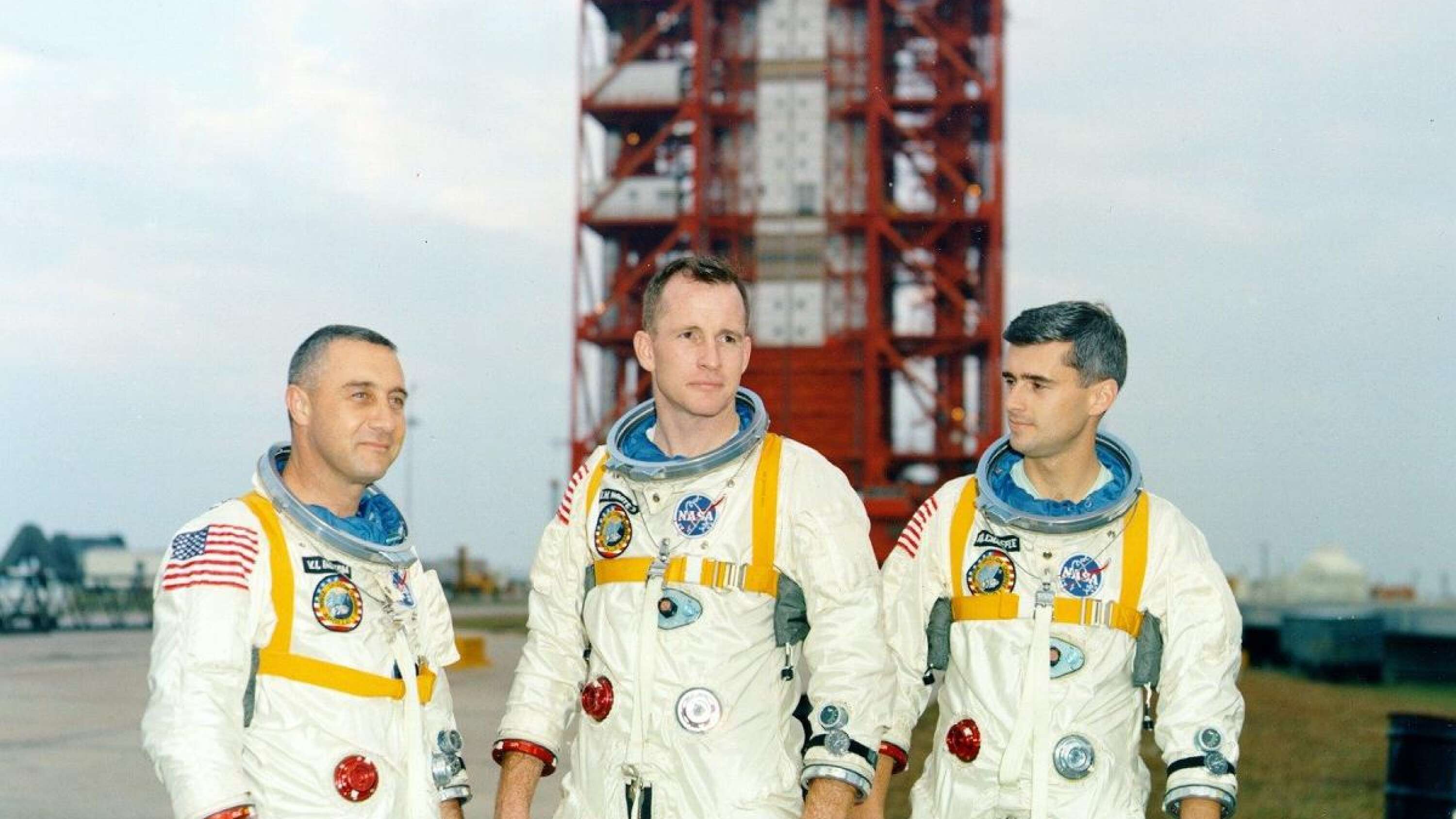Astronauterna Grissom, White och Chaffee omkom.
