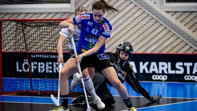 Målvakten Jenny Axelsson och hennes Mora vann lördagens match mot Linnea Juhlin och Karlstad med 6-3. Bilden är från en match förra säsongen.