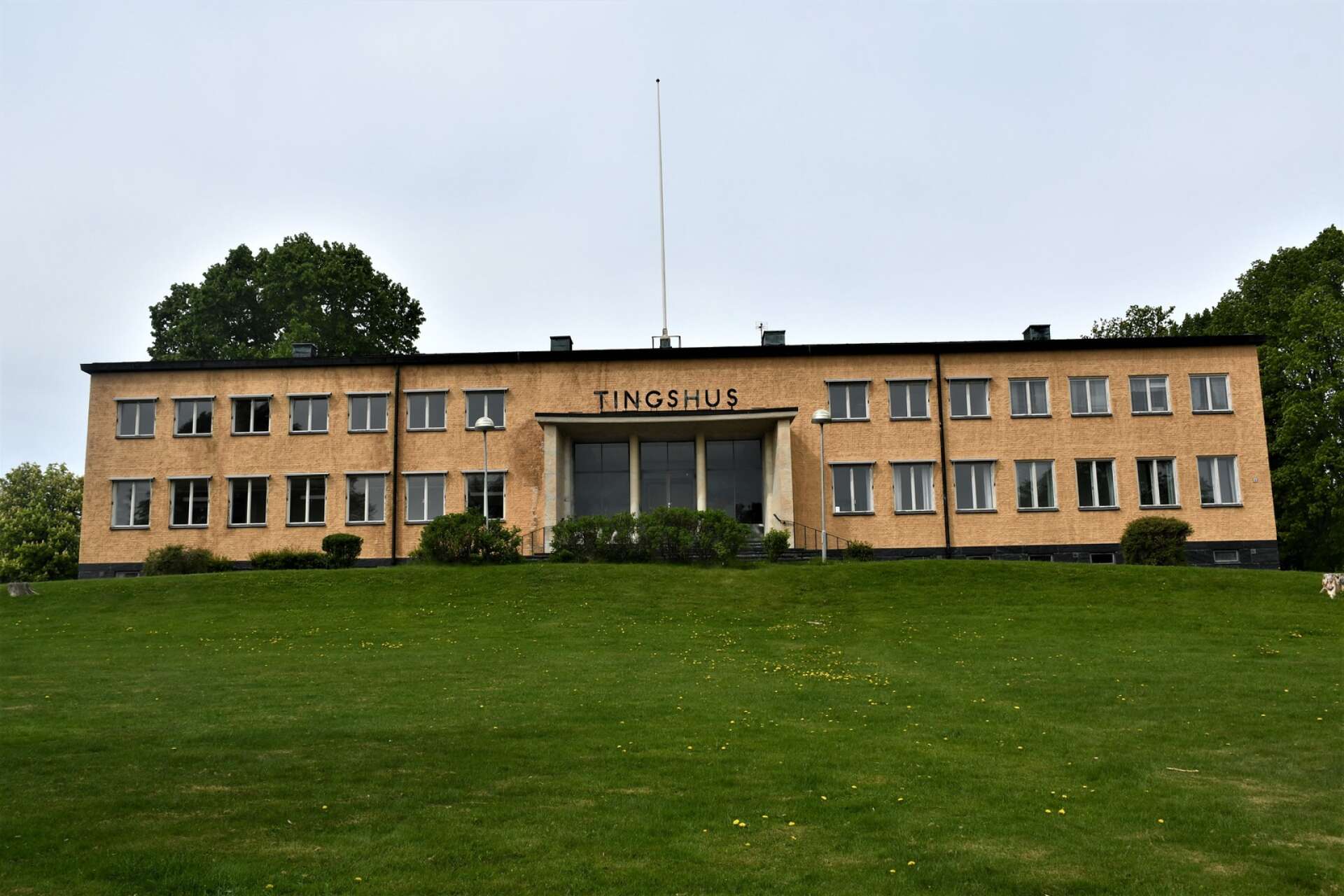 Tingshuset är en storslagen byggnad som stod klar 1939. 