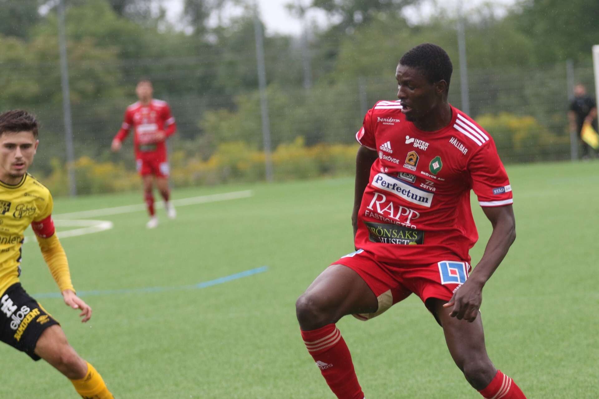 Emmanuel Adeyemo provspelade för Skövde AIK i tisdagens U21-match mot Elfsborg.