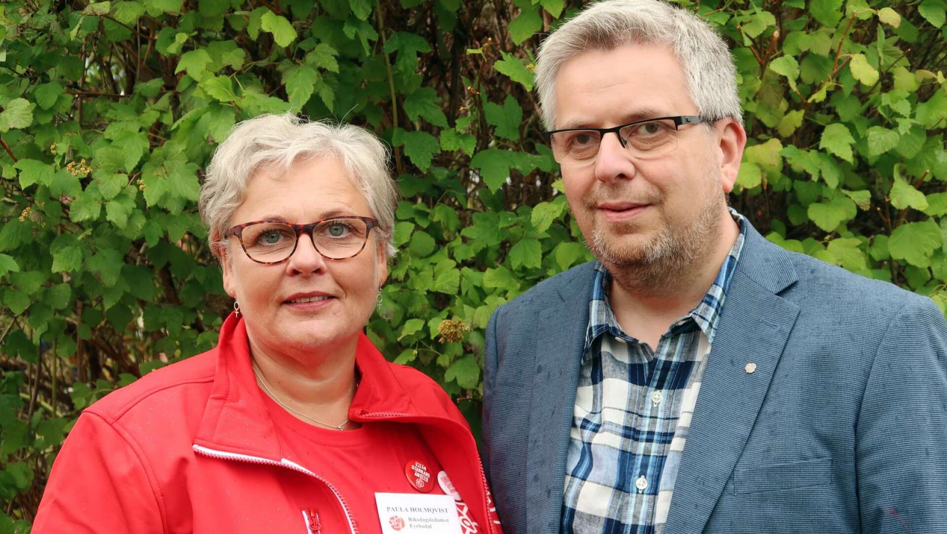Socialdemokraterna Paula Holmqvist och Per Eriksson agerar gentemot arbetsmarknadsminister Eva Nordmark (S) för att försöka få till öppna arbetsförmedlingar i Dalsland.