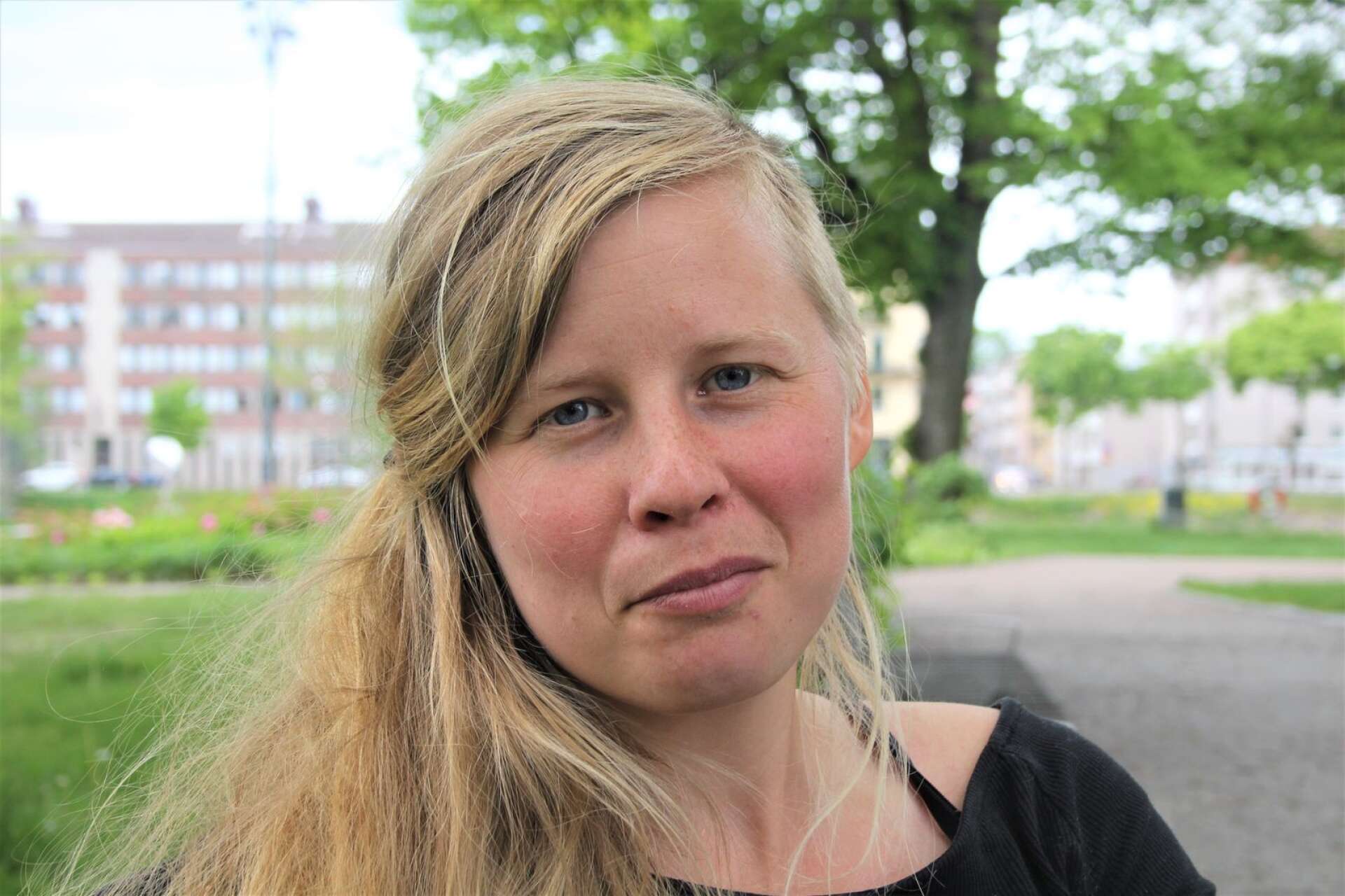 Jessica pluggade på journalistiklinjen på Molkoms folkhögskola för elva år sedan och jobbade efter examen både i Karlstad och Kristinehamn som pressfotograf. Nu är hon frilans.