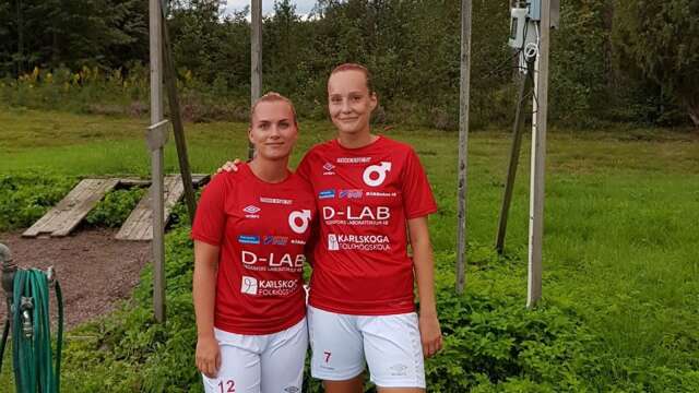 Jessica Höglund, till vänster, stod för tre mål medan Emilia Dahlström prickade in fyra.