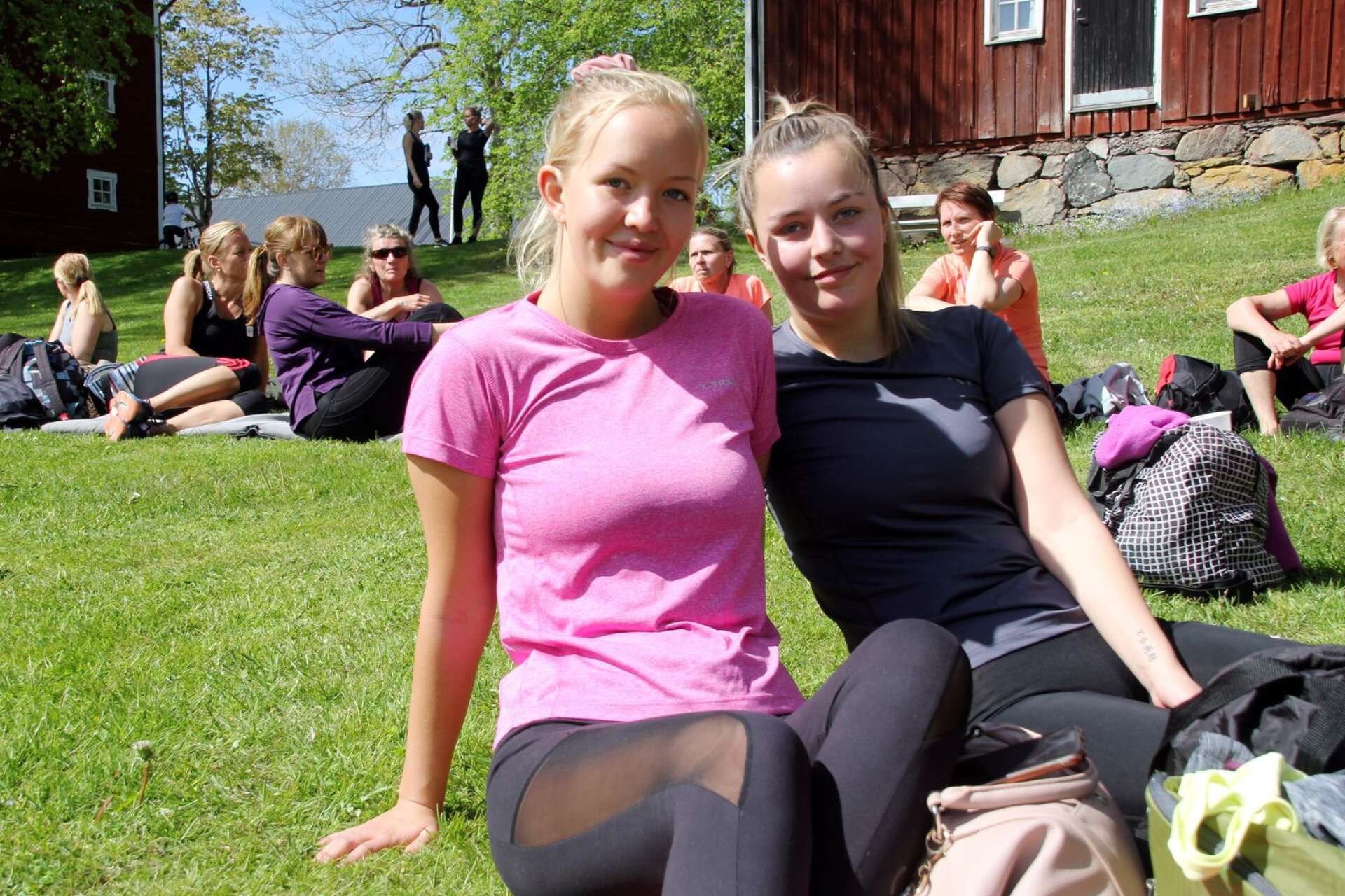 Systrarna Linnea Mattsson och Ida Mattsson var några av deltagarna. 