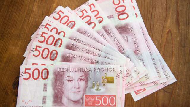 En privatperson i Karlskoga har via Kronofogden fått krav på återbetalning till Försäkringskassan på drygt 118 000 kronor inklusive ränta.