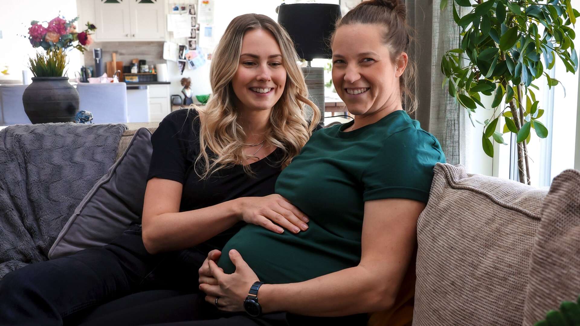 Madelene Kovacs och sambon Emma väntar barn i slutet av maj efter att Madelene genomgått IVF. 
