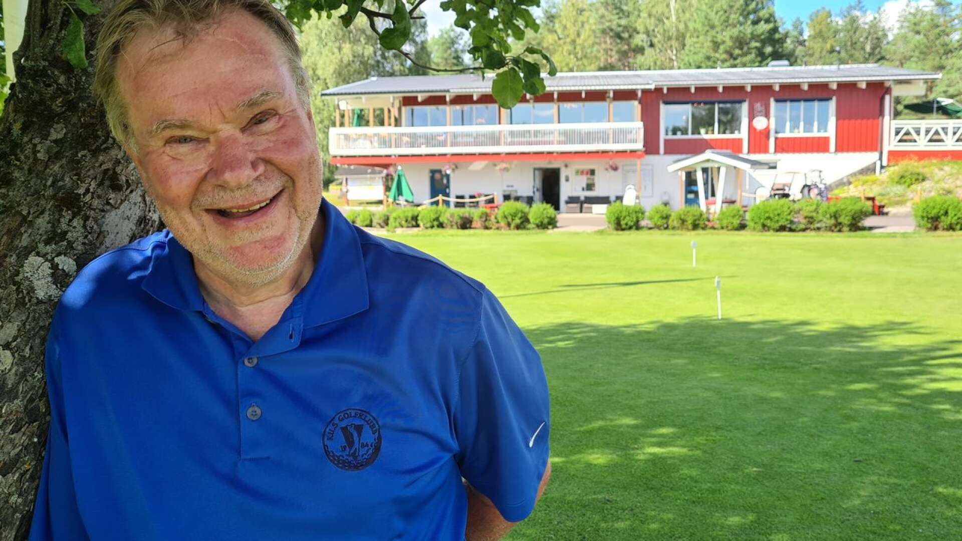 Tage Nordkvist har varit Kils golfklubbs ordförande i hela 31 år. Nu upplever klubben en boom med ett rekordår i bagaget och tackade nej till coronabidrag från Riksidrottsförbundet. Nästa år byggs banan om för att bli mer tillgänglig för medelgolfarna.