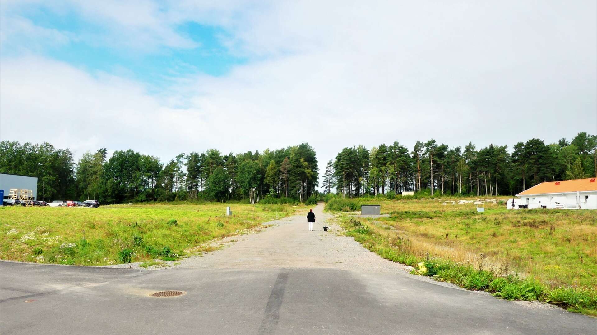 Trafiken till och från det nya äldreboendet på Tjuke är tänkt att ledas via Axvägen.