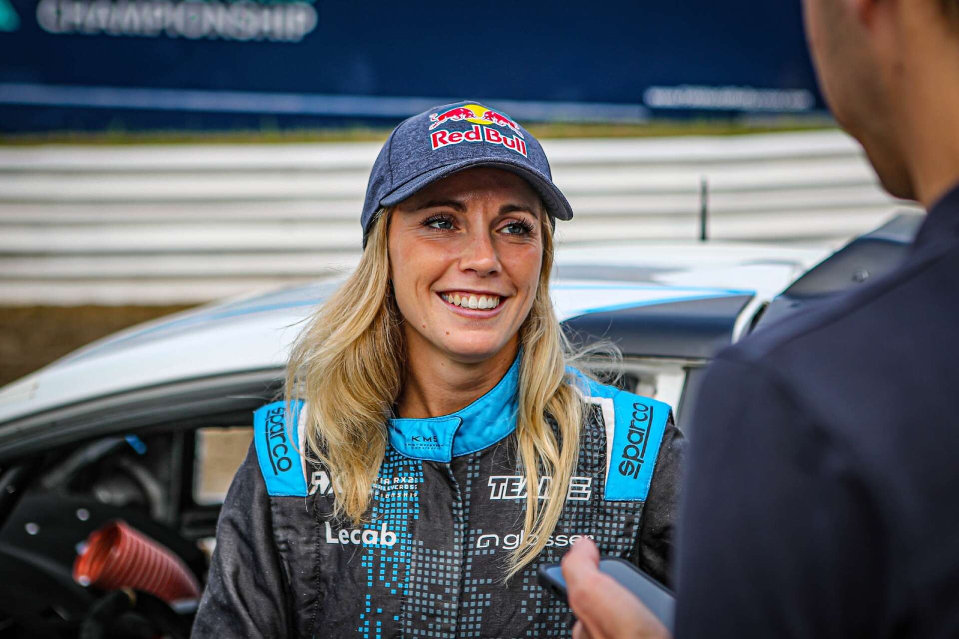 Mikaela Åhlin-Kottulinsky gör inhopp i VM-finalen i rallycross.