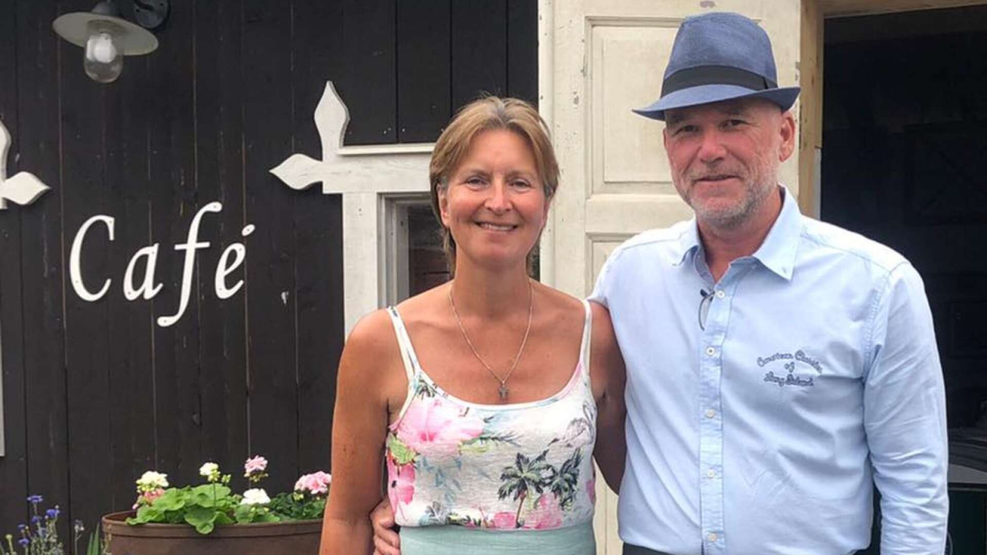 Sussie och Nicke Holgersson äger och driver Thodene gård i Tådene, som fått en riktigt bra start sedan öppningen första juli. Foto: Thodene gårds Facebooksida. 