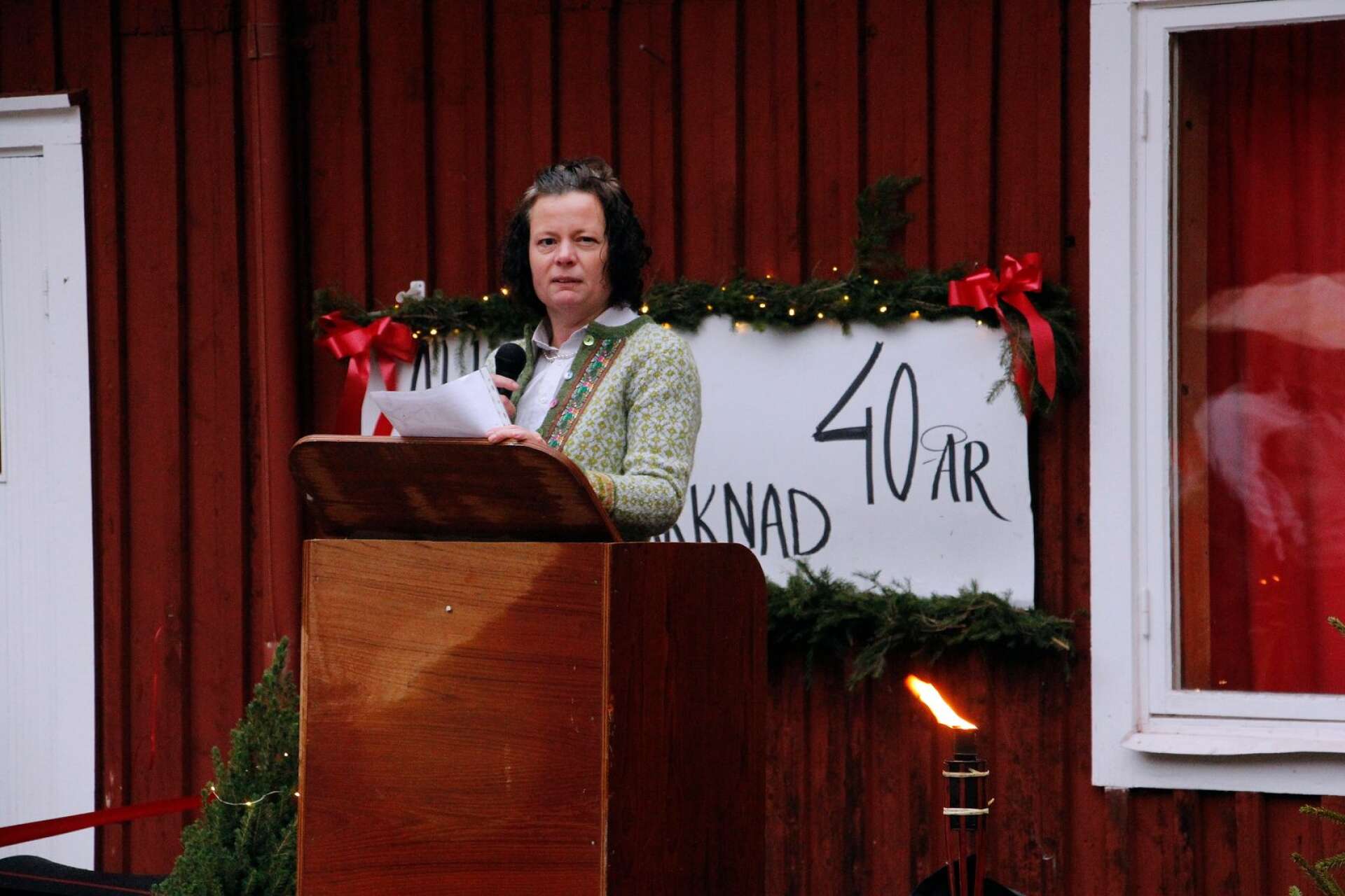 Anna Eriksson, ordförande i Alltorps julmarknadsförening, framhöll i sitt jubileumstal att det finns inga fegisar i Alltorp och Ödskölt.