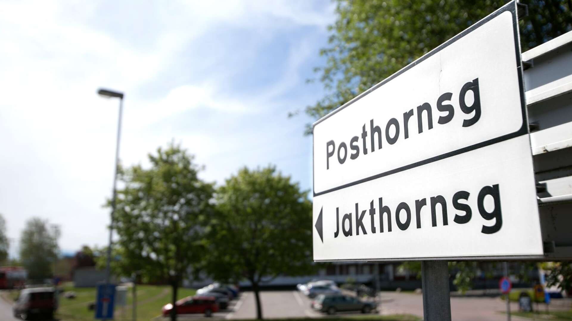 Överfallet skedde vid 02.02 på Posthornsgatan på Kronoparken.