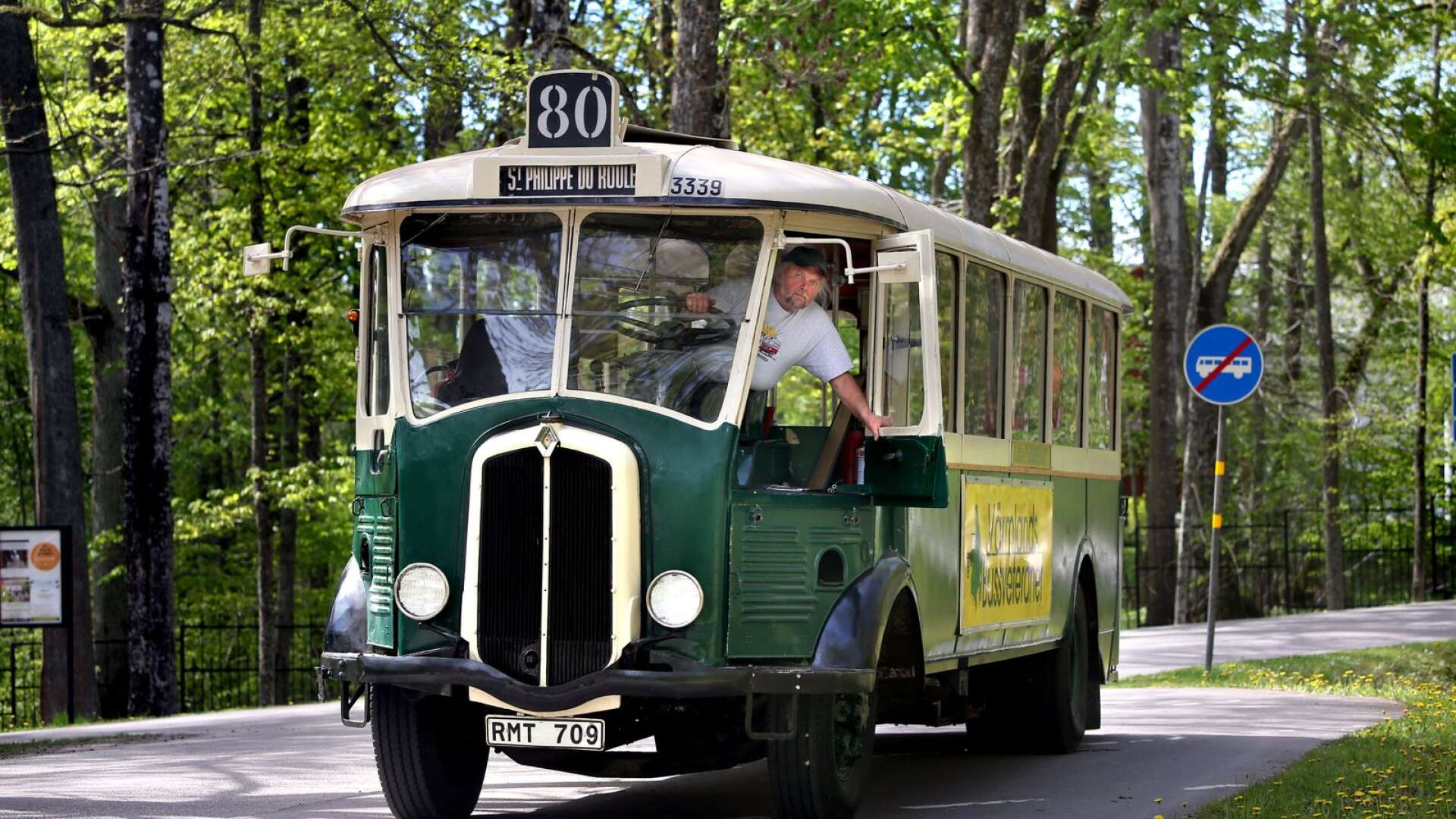 Tommy Karlsson är ägare till en mycket vacker och charmig Renault-tillverkad stadsbuss från 1932 som under många år rullade på gatorna i Paris.