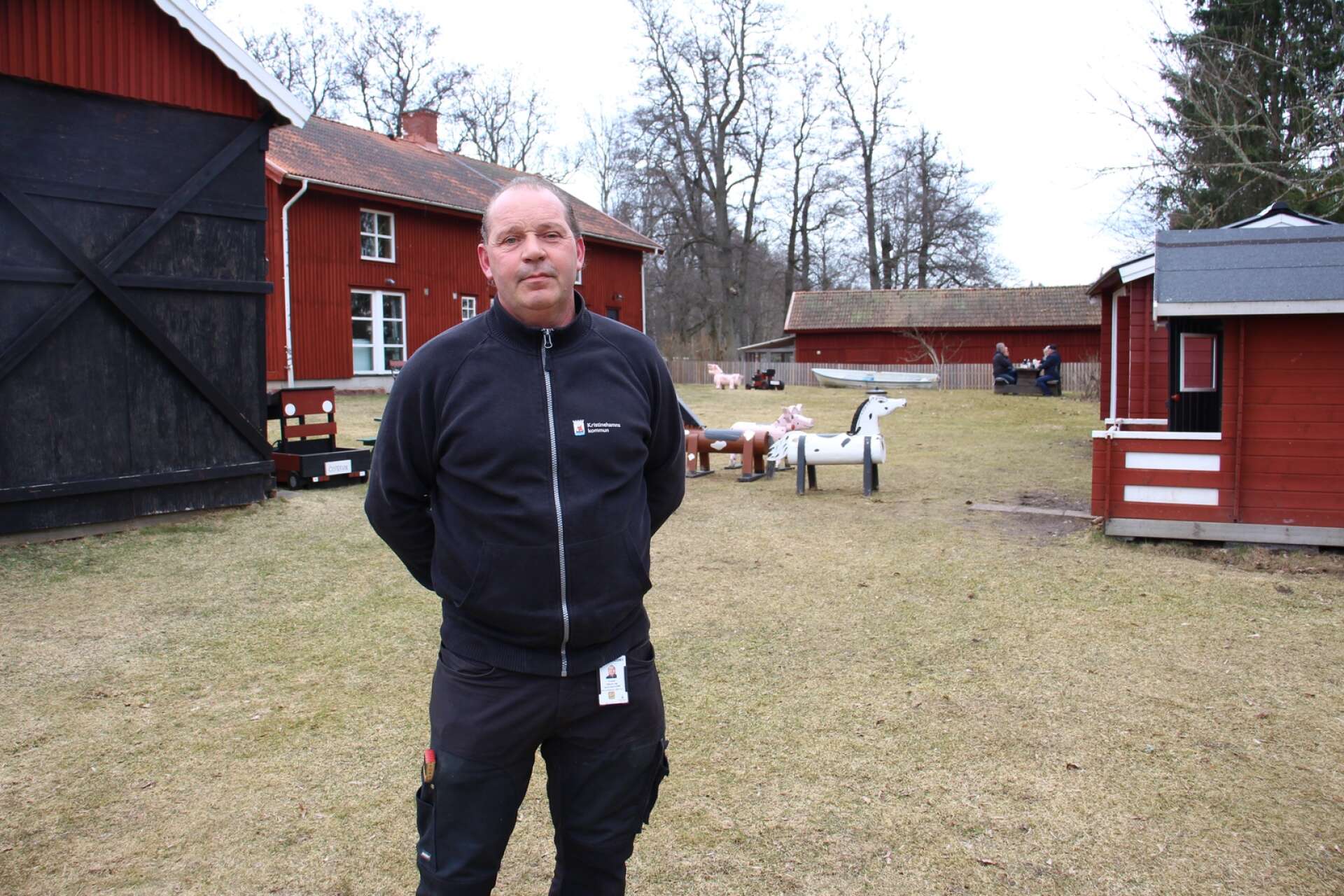 Fredrik Nilsson Lilja har jobbat som samordnare på Stadsbondgården i 21 år. Engagemanget för andra människor är en röd råd genom hela hans liv. 
