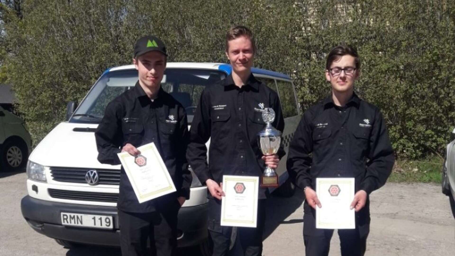 Hannes Björkqvist, Helmer Halvarsson och Bernt Villy Myrvang, FT 19 på Stjerneskolan vann Värmlandsmästerskapet i fordonsteknik.