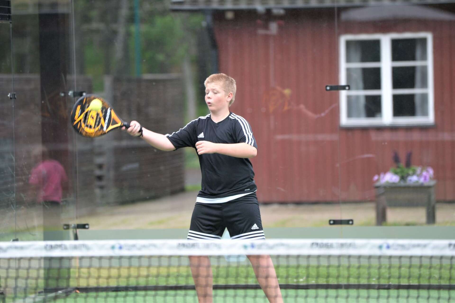 Joel Svensson föredrar padel framför tennis. 